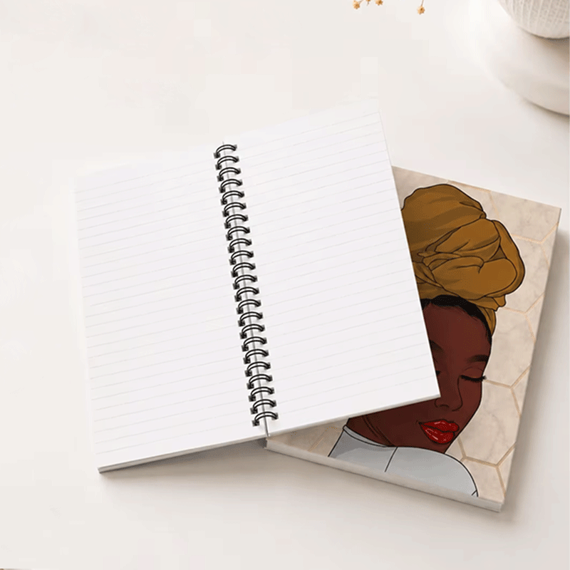 Retrato de portada negra de cuaderno en espiral